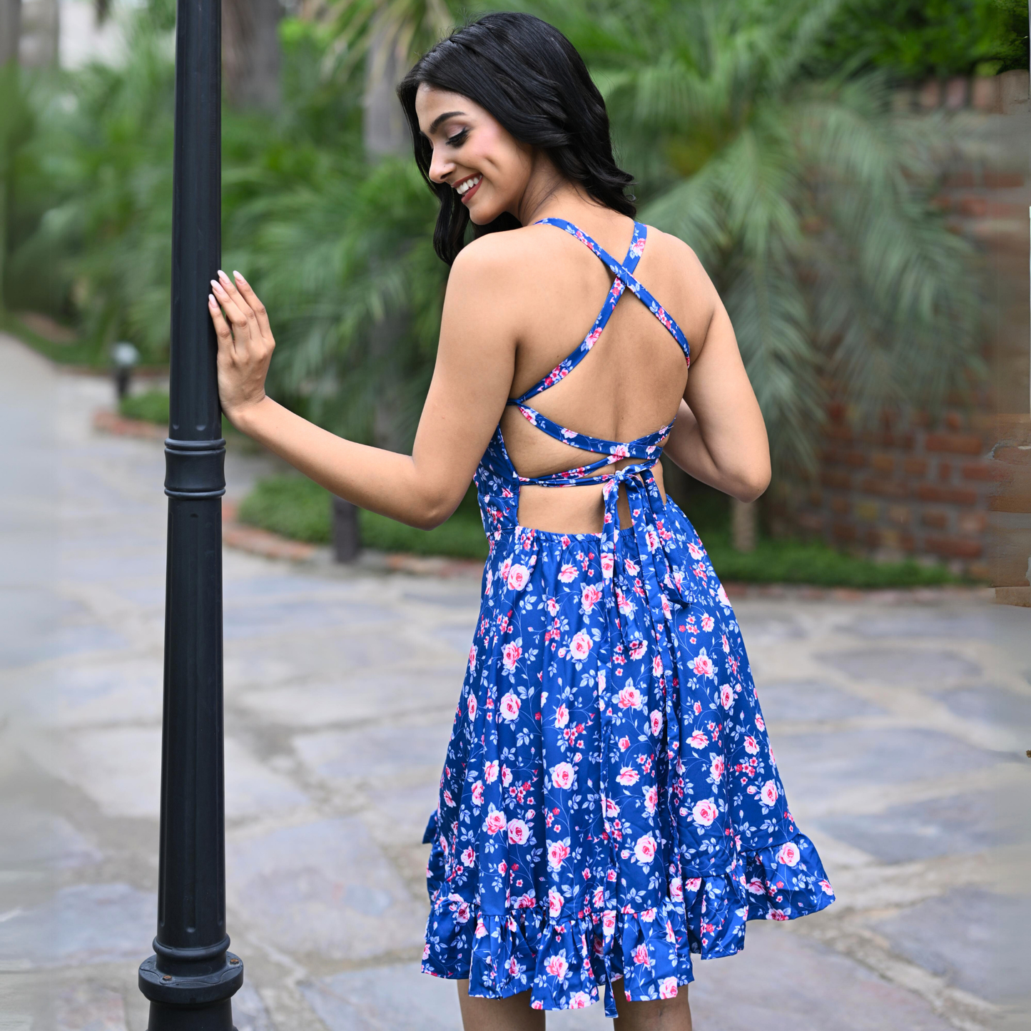 CRISS CROSS BACKLESS DRESS BLUE